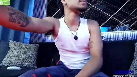 LUCIANO ROBLES online show from April 25, 7:00 pm