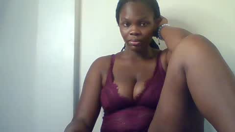 Snapshot of luciaresa chatting on July 1, 6:26 am luciaresa online show from July 1, 6:26 am