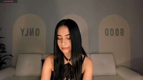 Lucie Martin online show from May 1, 7:40 pm