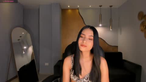 Lucie Martin online show from May 4, 7:32 pm