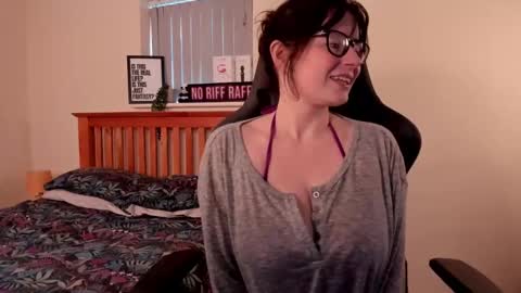 Snapshot of luciewintersuk chatting on January 30, 9:04 am Lucie Winters online show from January 30, 9:04 am