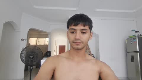 Snapshot of lucifferr_ chatting on March 31, 3:12 pm leonel online show from March 31, 3:12 pm