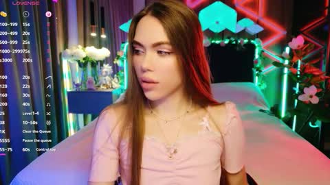 MimiFors online show from October 14, 4:52 pm