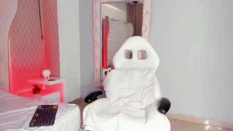 Leo online show from February 19, 11:39 am