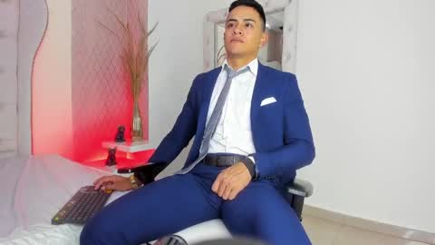 Snapshot of lucii_fer_ chatting on April 13, 12:10 pm Leo online show from April 13, 12:10 pm