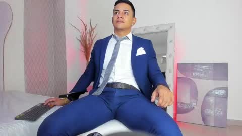 Snapshot of lucii_fer_ chatting on April 20, 11:57 am Leo online show from April 20, 11:57 am