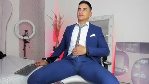 Snapshot of lucii_fer_ chatting on May 4, 12:01 pm Leo online show from May 4, 12:01 pm