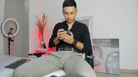 Snapshot of lucii_fer_ chatting on May 5, 11:51 am Leo online show from May 5, 11:51 am