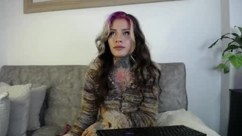 luciiana online show from May 13, 8:16 pm