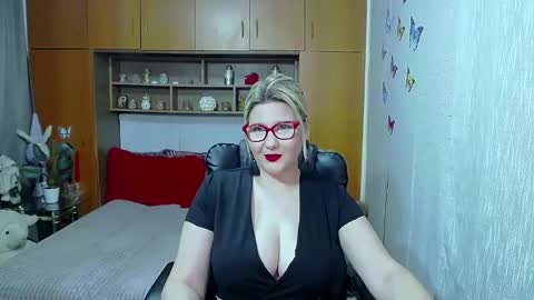 Lucille Fenly online show from March 18, 10:13 pm