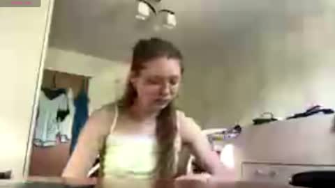 Snapshot of lucindascercy chatting on July 10, 7:12 am Maya online show from July 10, 7:12 am