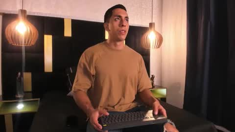 Lucio online show from May 8, 11:37 am