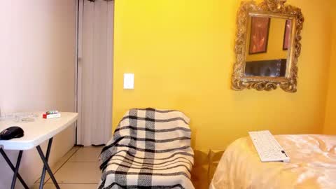Snapshot of luckk_ chatting on June 16, 5:10 am luckk_ online show from June 16, 5:10 am