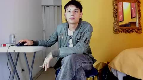 Snapshot of luckk_ chatting on July 5, 5:14 am luckk_ online show from July 5, 5:14 am