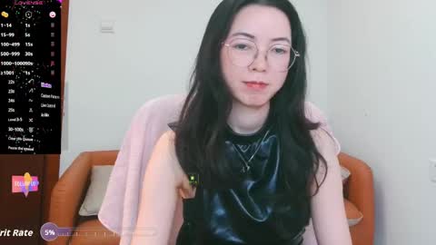 Snapshot of luckrose chatting on April 17, 2:25 am Jinn online show from April 17, 2:25 am
