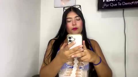 Snapshot of lucky_couple2025 chatting on November 21, 4:11 am lucky_couple2025 online show from November 21, 4:11 am