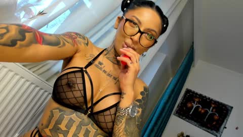 Snapshot of lucky_deniz chatting on January 25, 10:40 am lucky_deniz online show from January 25, 10:40 am