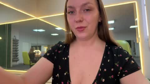 lucky_foryou_baby online show from April 11, 10:19 am