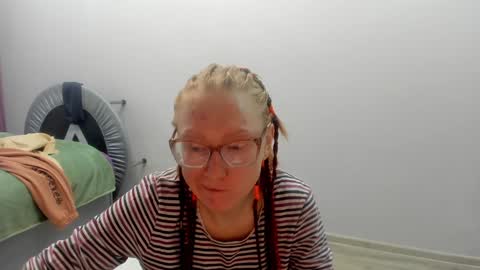 Snapshot of lucky_licky20 chatting on December 4, 3:48 am lucky_licky20 online show from December 4, 3:48 am