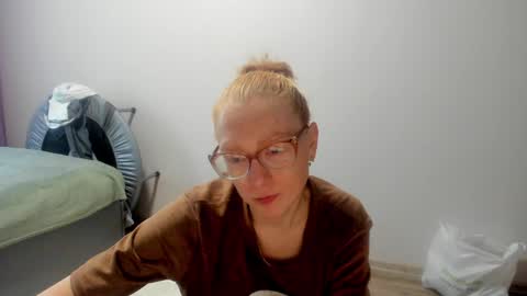 Snapshot of lucky_licky20 chatting on December 8, 3:53 am lucky_licky20 online show from December 8, 3:53 am
