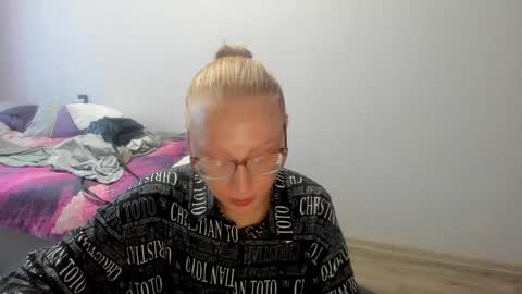 Snapshot of lucky_licky20 chatting on December 11, 3:56 am lucky_licky20 online show from December 11, 3:56 am