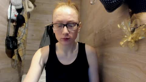 Snapshot of lucky_licky20 chatting on December 23, 4:01 am lucky_licky20 online show from December 23, 4:01 am