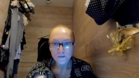 Snapshot of lucky_licky20 chatting on December 27, 4:15 am lucky_licky20 online show from December 27, 4:15 am