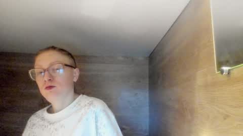 Snapshot of lucky_licky20 chatting on February 4, 4:15 am lucky_licky20 online show from February 4, 4:15 am