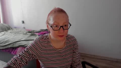 Snapshot of lucky_licky20 chatting on February 8, 4:47 am lucky_licky20 online show from February 8, 4:47 am