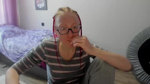 Snapshot of lucky_licky20 chatting on February 19, 6:11 am lucky_licky20 online show from February 19, 6:11 am