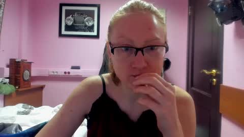 Snapshot of lucky_licky20 chatting on February 27, 3:47 am lucky_licky20 online show from February 27, 3:47 am