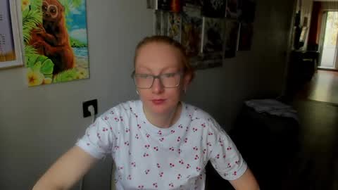 lucky_licky20 online show from April 5, 4:09 am