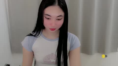 Snapshot of lucky_mariel chatting on December 4, 2:37 pm mariel online show from December 4, 2:37 pm