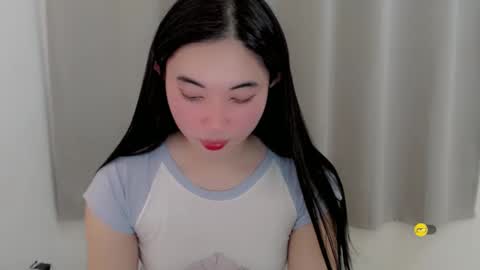 Snapshot of lucky_mariel chatting on December 11, 2:54 pm mariel online show from December 11, 2:54 pm