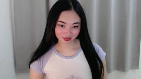 Snapshot of lucky_mariel chatting on January 13, 12:56 pm mariel online show from January 13, 12:56 pm