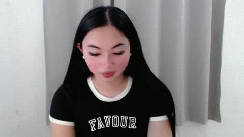 Snapshot of lucky_mariel chatting on February 15, 4:45 pm mariel online show from February 15, 4:45 pm