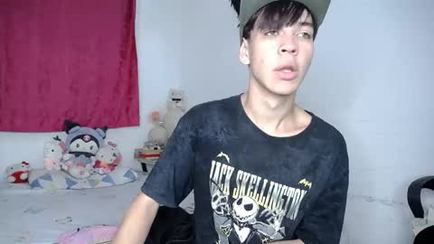 Snapshot of lucky_strickee chatting on October 21, 3:40 am lucky_strickee online show from October 21, 3:40 am
