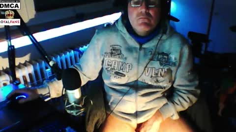 Snapshot of luckyfreak1 chatting on December 31, 7:42 am call me Stefan online show from December 31, 7:42 am