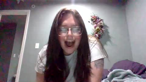 luckygirl96 online show from November 15, 5:27 am