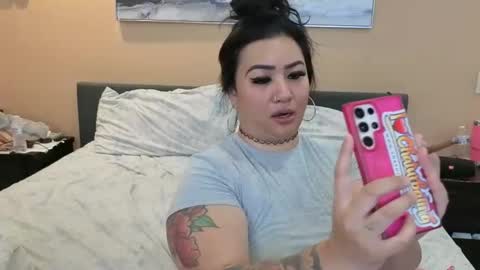 luckylee1992 online show from March 28, 3:39 am