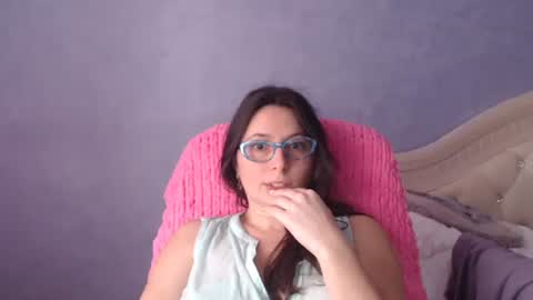 luckylinda23 online show from February 21, 10:27 am