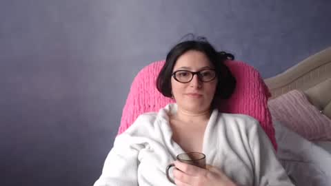 luckylinda23 online show from May 9, 9:36 am