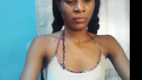 Snapshot of luckymadequeen chatting on January 1, 1:37 pm Gloria online show from January 1, 1:37 pm