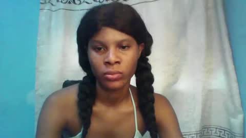 Snapshot of luckymadequeen chatting on January 3, 12:41 pm Gloria online show from January 3, 12:41 pm