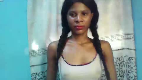 Snapshot of luckymadequeen chatting on January 18, 1:40 pm Gloria online show from January 18, 1:40 pm