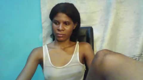 Snapshot of luckymadequeen chatting on February 10, 5:58 am Gloria online show from February 10, 5:58 am