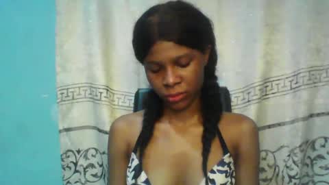 Snapshot of luckymadequeen chatting on March 5, 4:24 am Gloria online show from March 5, 4:24 am