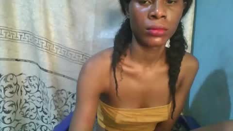 Snapshot of luckymadequeen chatting on December 22, 4:53 am Gloria online show from December 22, 4:53 am