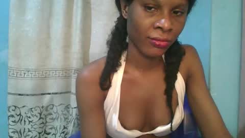 Snapshot of luckymadequeen chatting on February 3, 6:40 am Gloria online show from February 3, 6:40 am