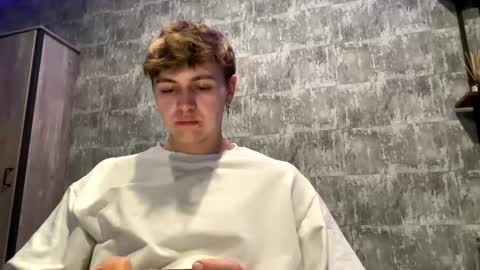 Snapshot of luckymenchik chatting on November 14, 10:40 pm Ricky online show from November 14, 10:40 pm